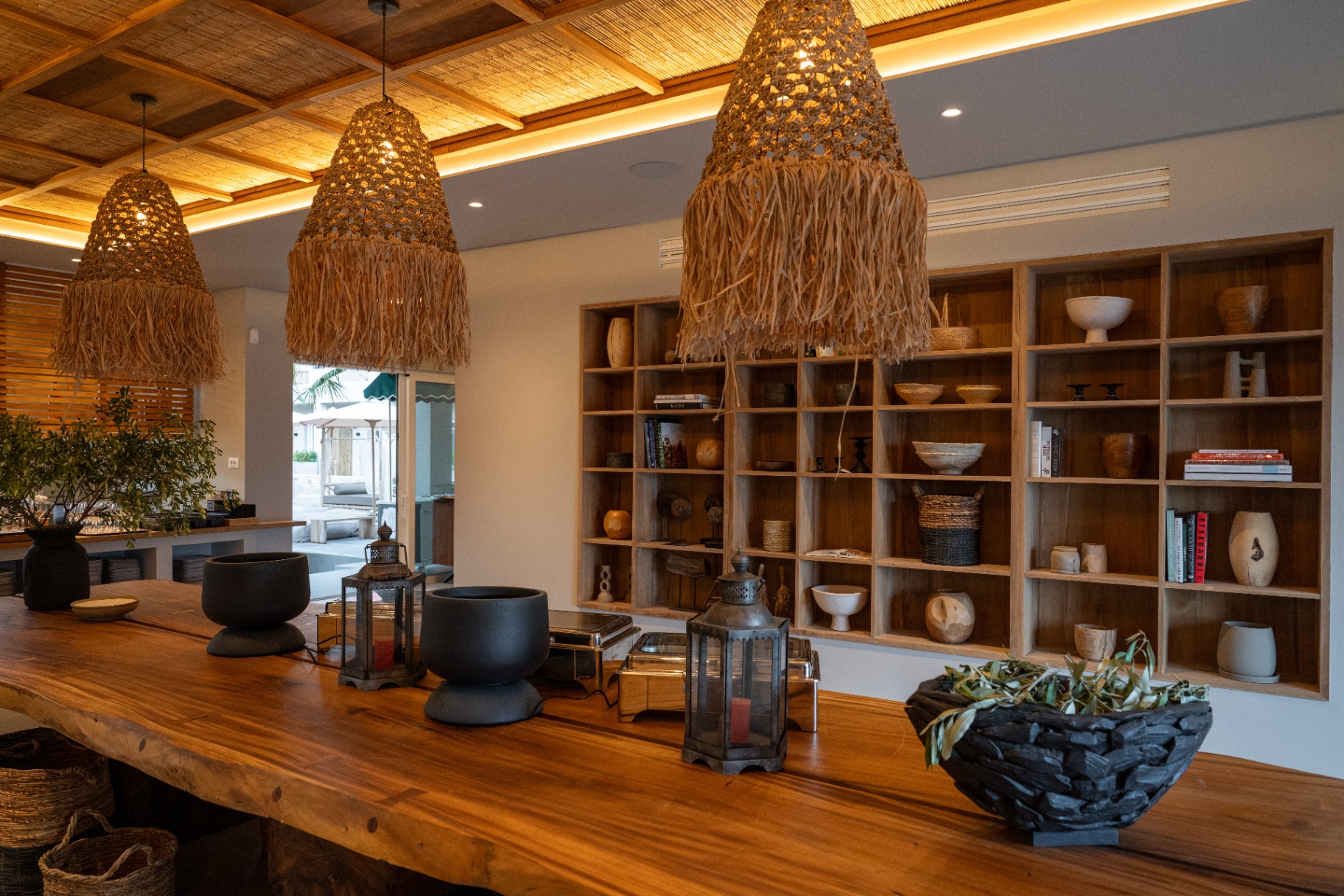 Seagonia Lounge, all-day dining